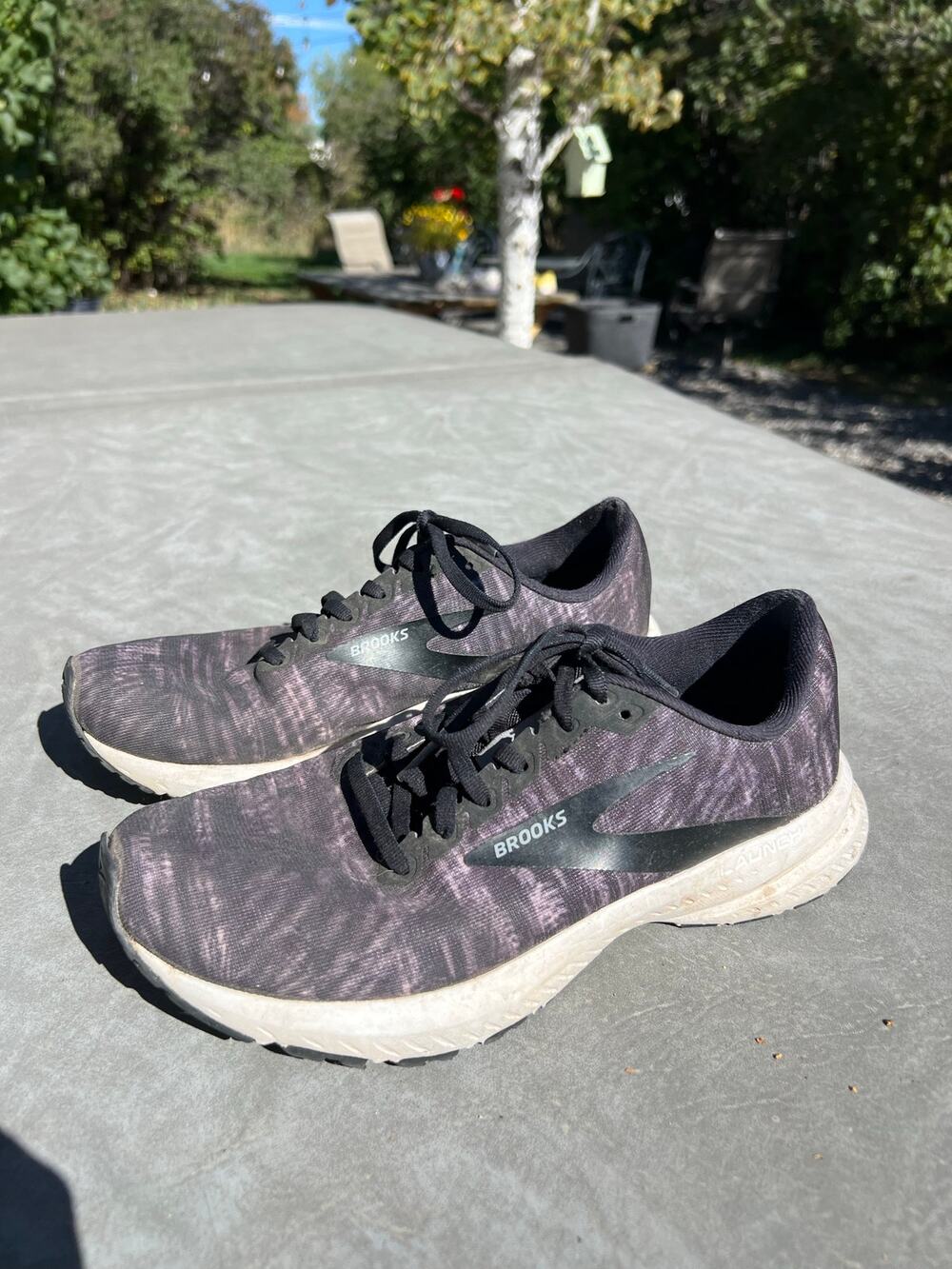 Brooks women’s 8.5 launch 7 running workout tennis shoes walk hike everyday